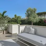 Modern With Pool In Fontane Bianche