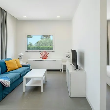 Modern With Pool In Fontane Bianche Syracuse