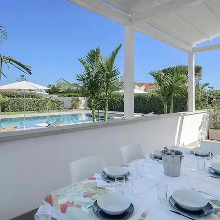 Modern With Pool In Fontane Bianche Prázdninový dům *