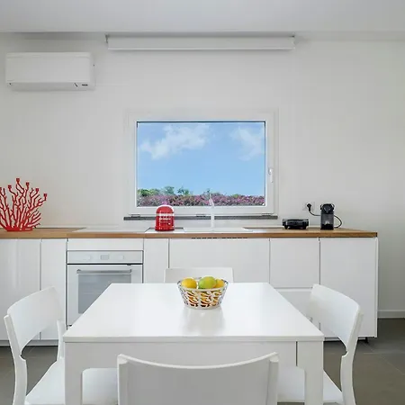 Modern With Pool In Fontane Bianche
