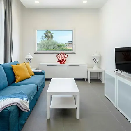 Modern With Pool In Fontane Bianche