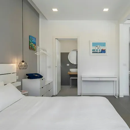 Modern With Pool In Fontane Bianche * Syracuse