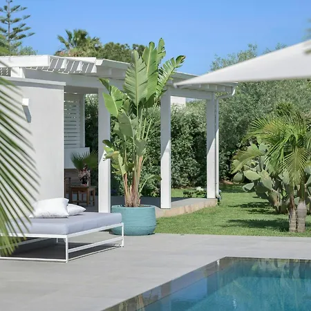 Modern With Pool In Fontane Bianche Syracuse